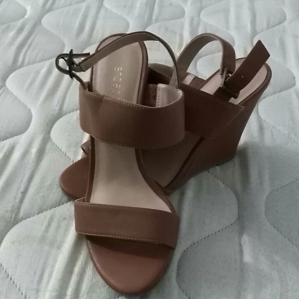 ShoeDazzle Wedge